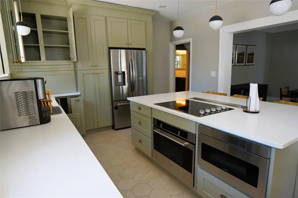 4108 W Azeele Street Tampa FL 33609