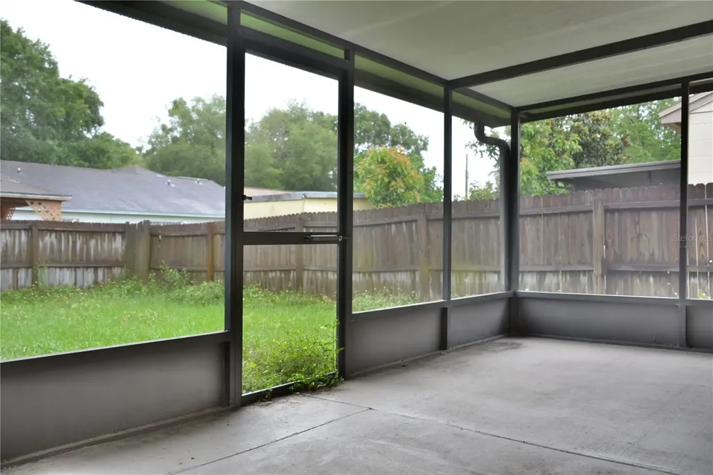 10002 Turkey Trot Place Tampa FL 33637