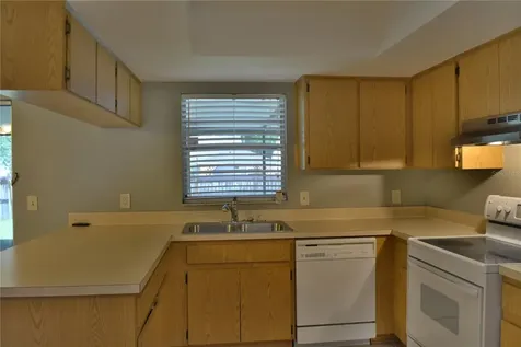 10002 Turkey Trot Place Tampa FL 33637