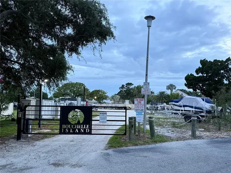407 Bouchelle Drive New Smyrna Beach FL 32169