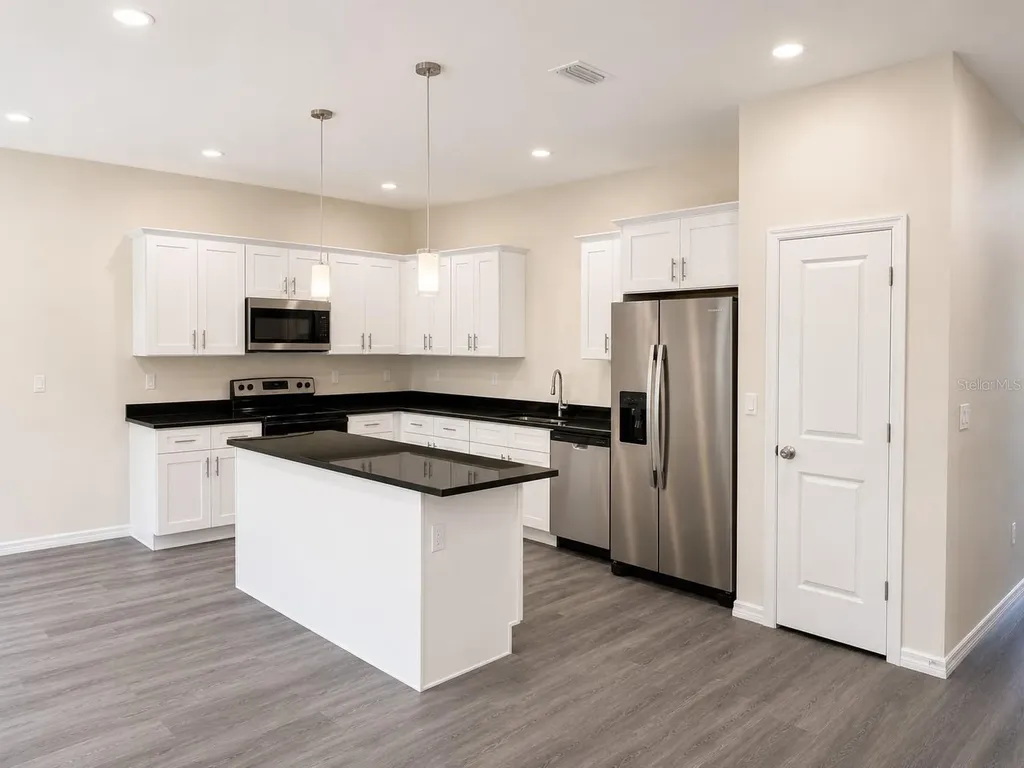 4347 Cambio Gardens Court Tampa FL 33610