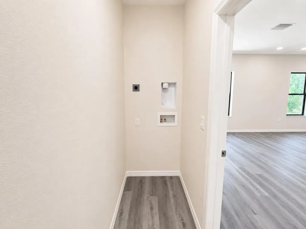 4347 Cambio Gardens Court Tampa FL 33610