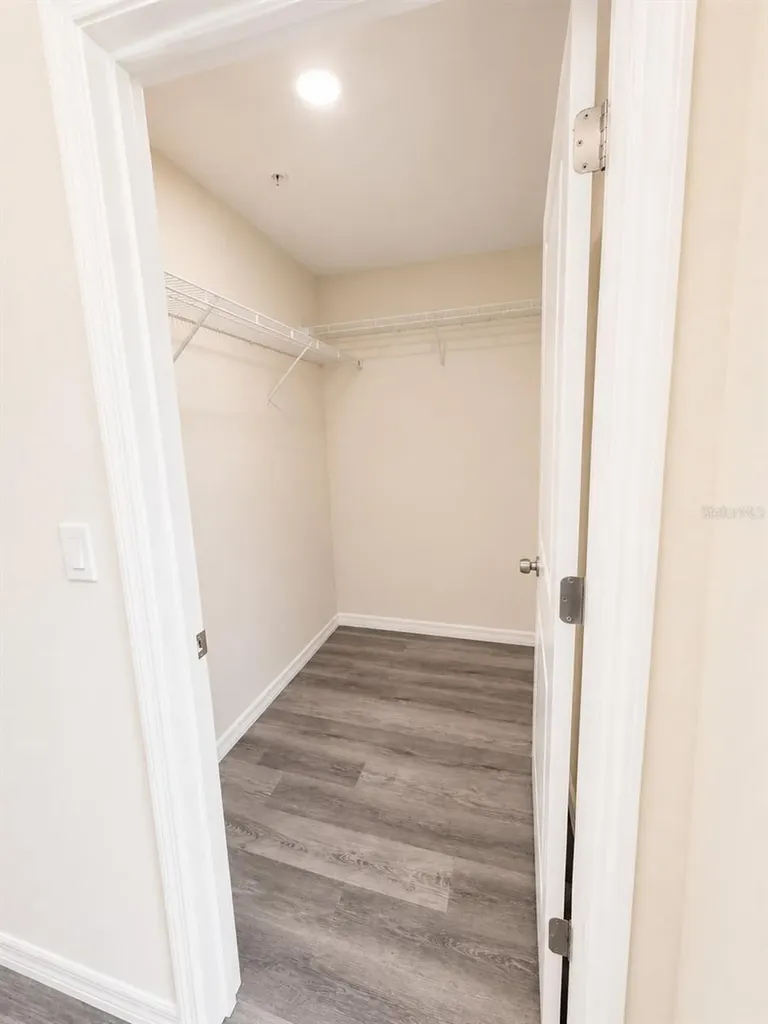 4347 Cambio Gardens Court Tampa FL 33610