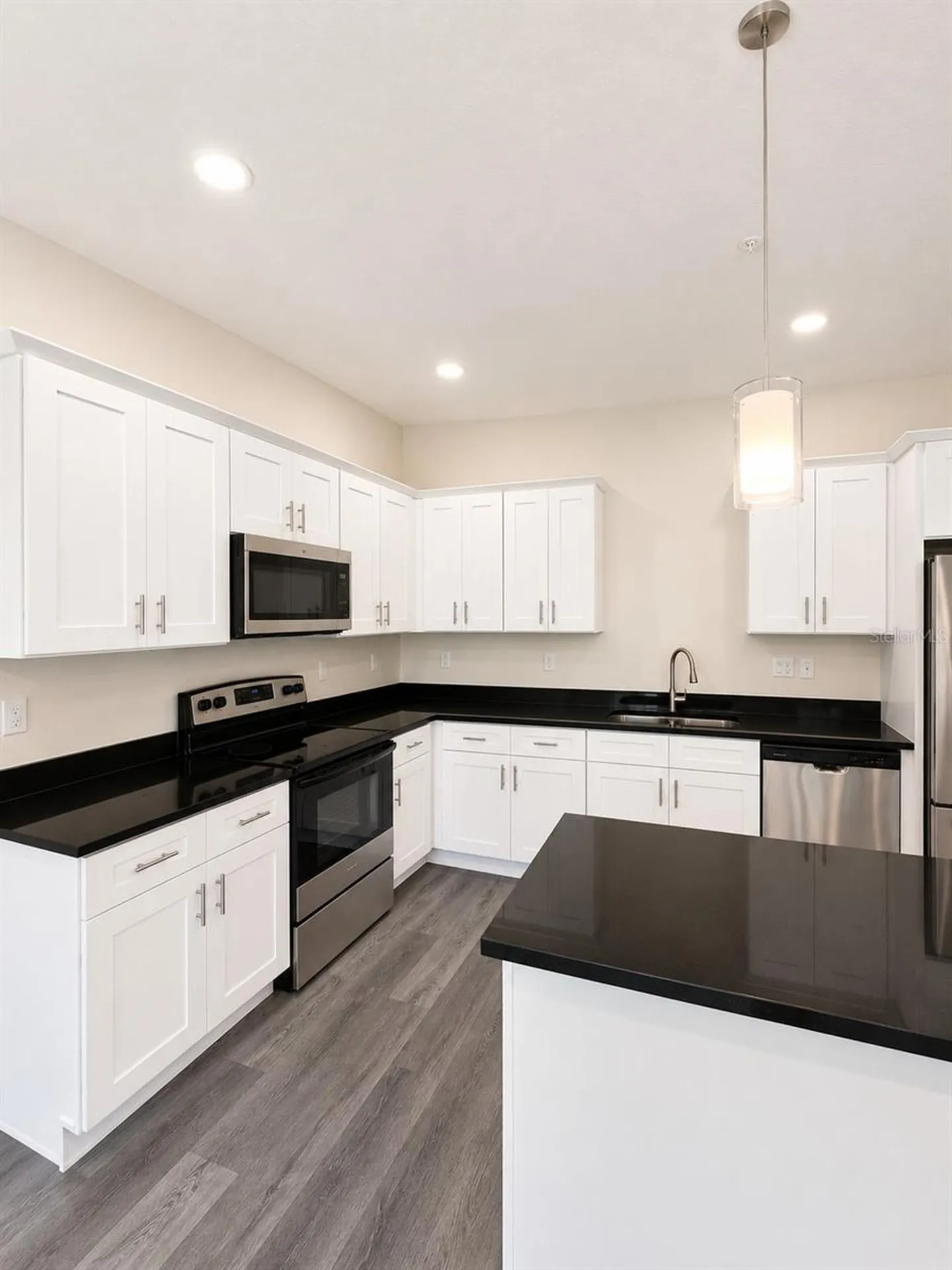 4347 Cambio Gardens Court Tampa FL 33610
