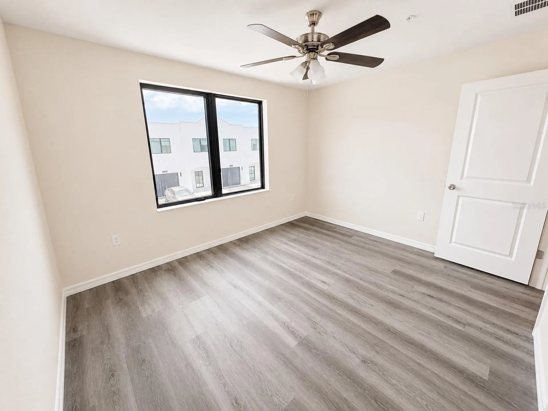 4347 Cambio Gardens Court Tampa FL 33610