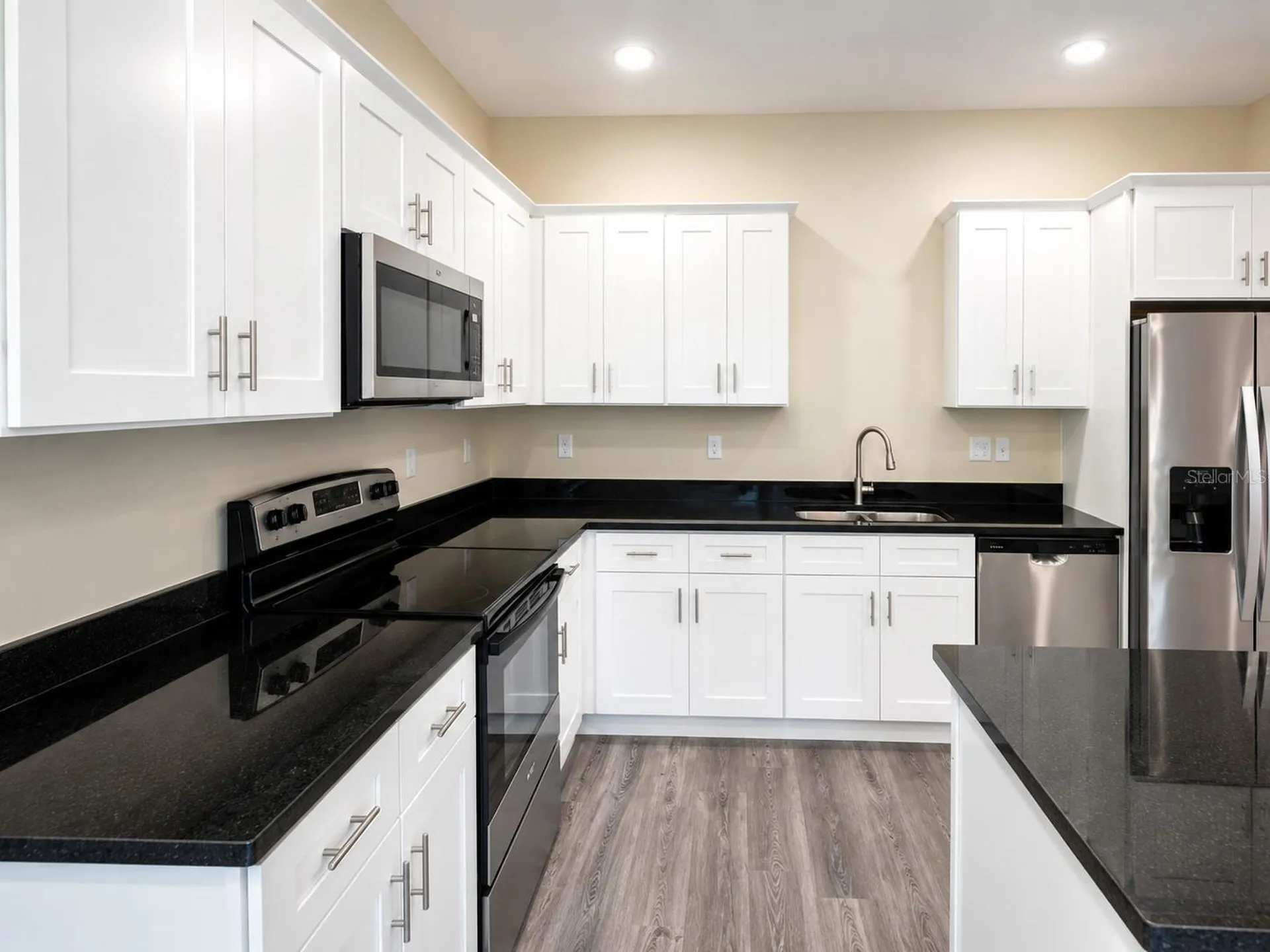 4347 Cambio Gardens Court Tampa FL 33610