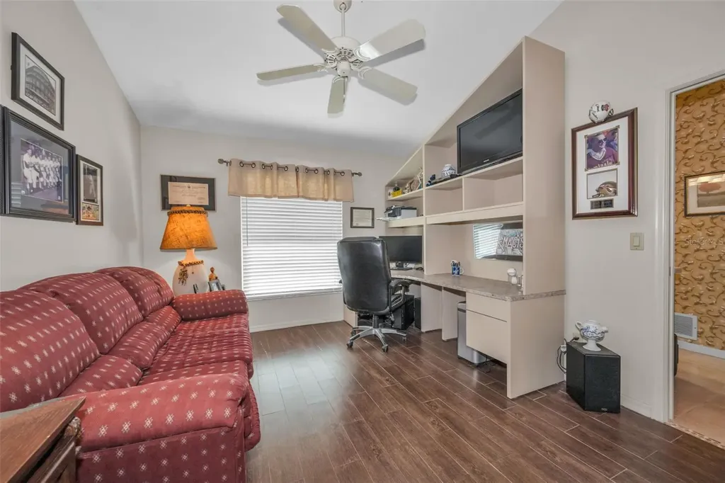 9904 Oaks Lane Seminole FL 33772
