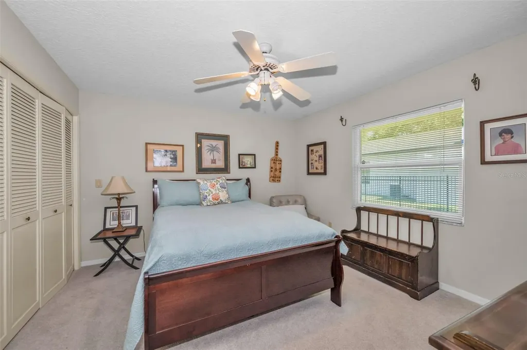 9904 Oaks Lane Seminole FL 33772