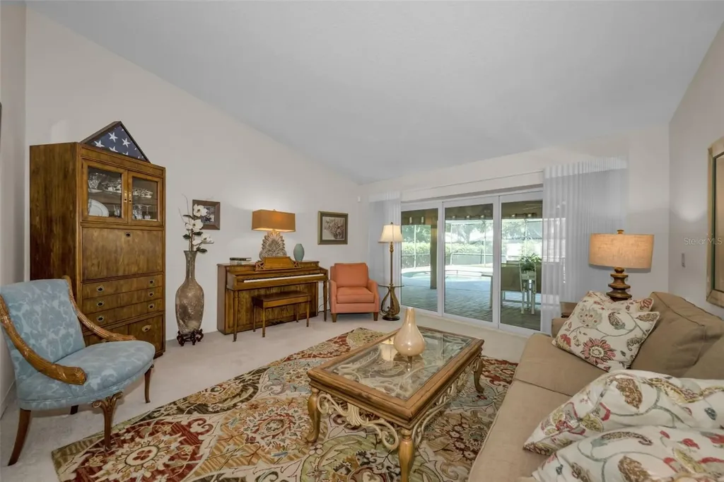 9904 Oaks Lane Seminole FL 33772