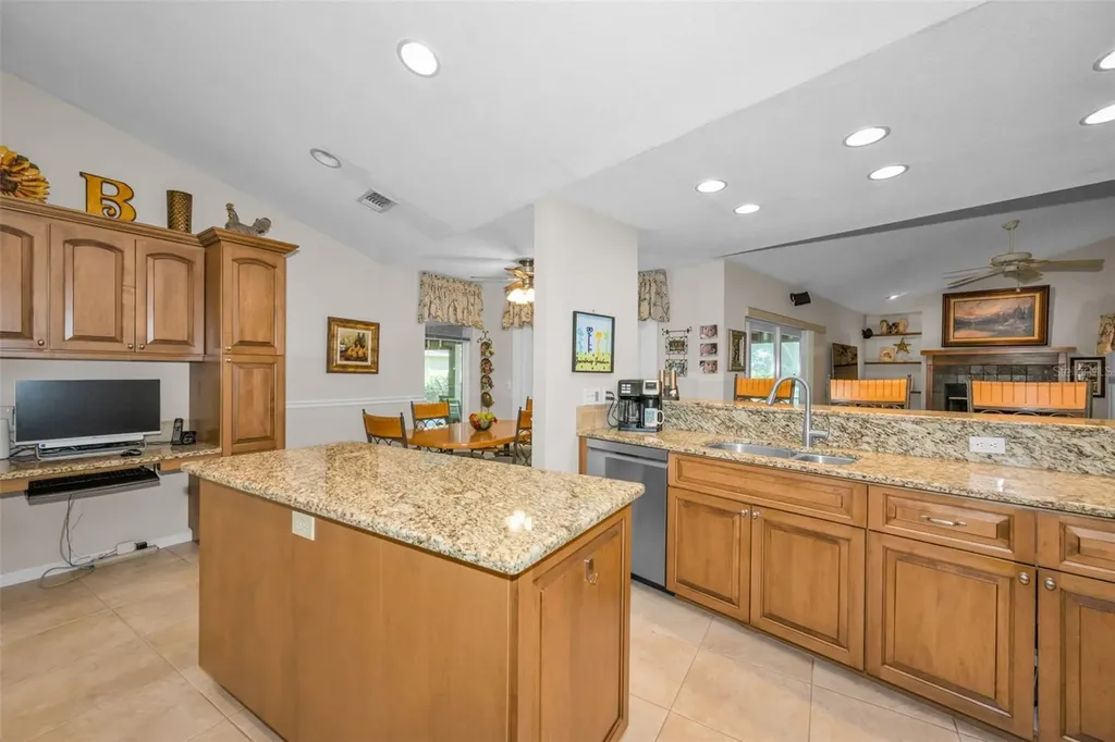 9904 Oaks Lane Seminole FL 33772