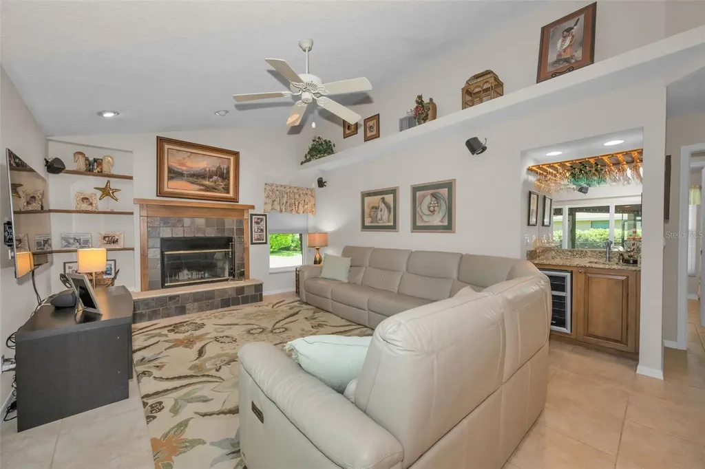 9904 Oaks Lane Seminole FL 33772