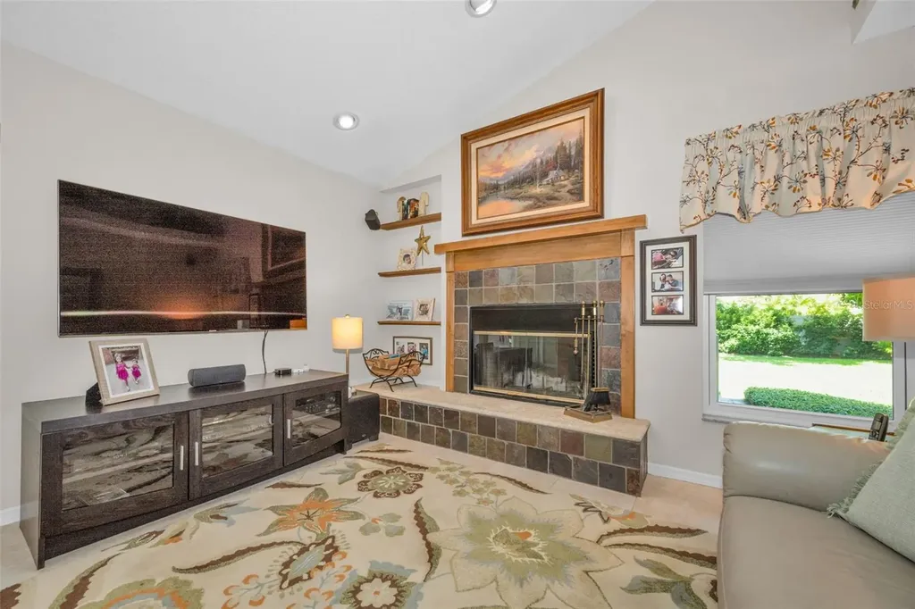 9904 Oaks Lane Seminole FL 33772