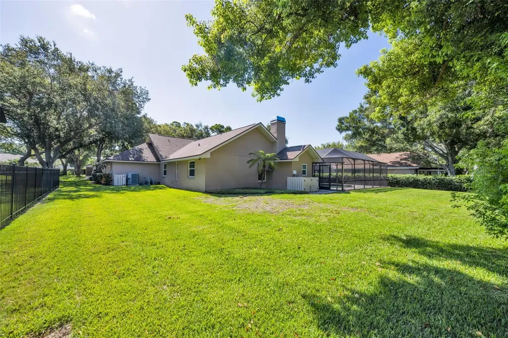9904 Oaks Lane Seminole FL 33772
