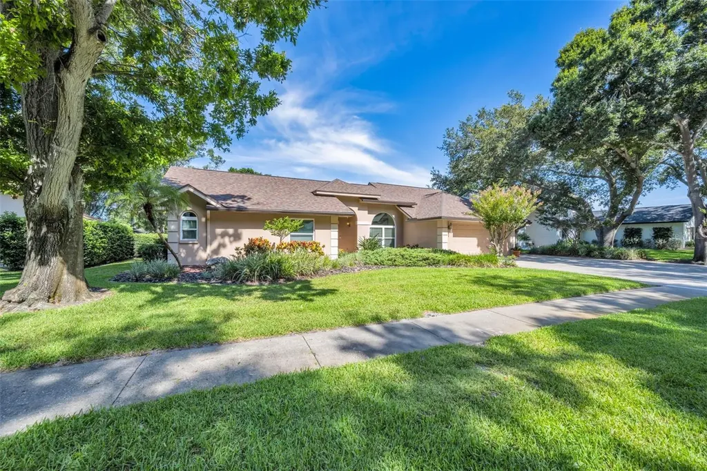 9904 Oaks Lane Seminole FL 33772
