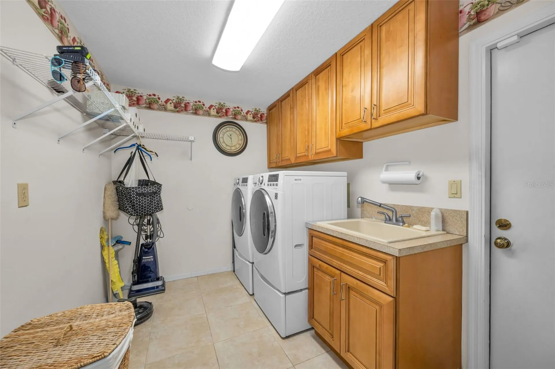 9904 Oaks Lane Seminole FL 33772