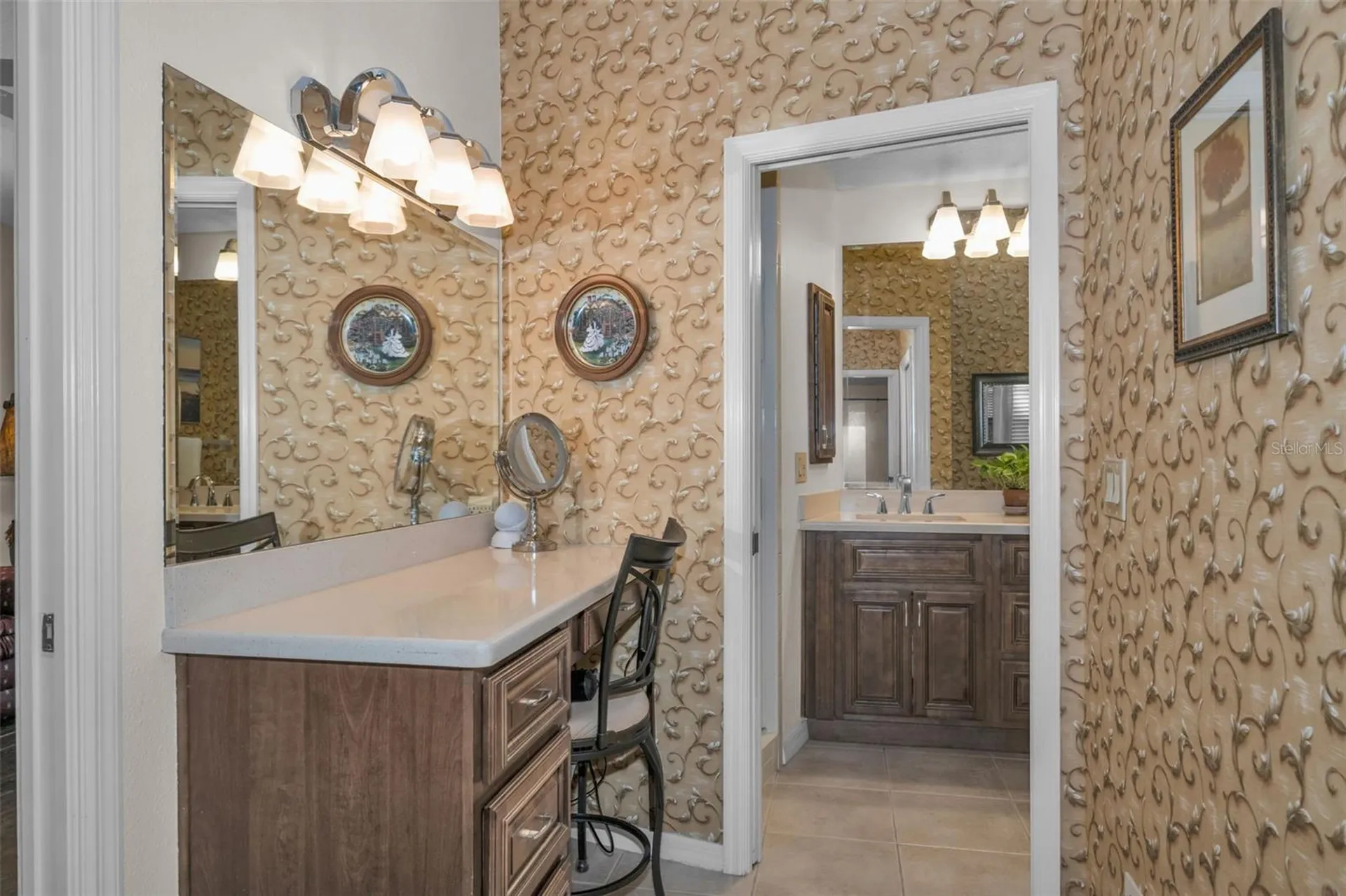 9904 Oaks Lane Seminole FL 33772