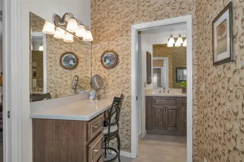 9904 Oaks Lane Seminole FL 33772