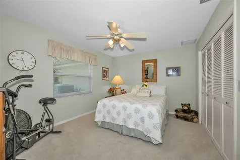 9904 Oaks Lane Seminole FL 33772