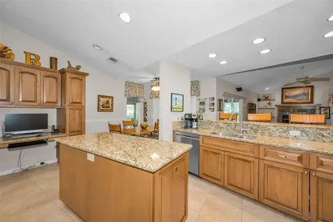9904 Oaks Lane Seminole FL 33772