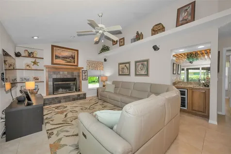 9904 Oaks Lane Seminole FL 33772