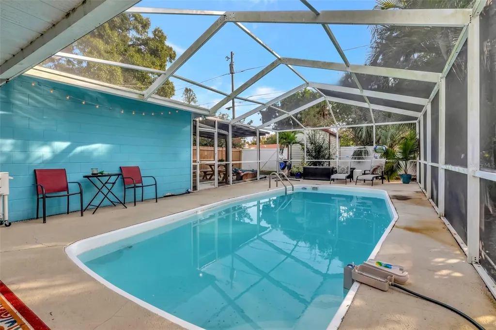 4136 13th Avenue N St Petersburg FL 33713