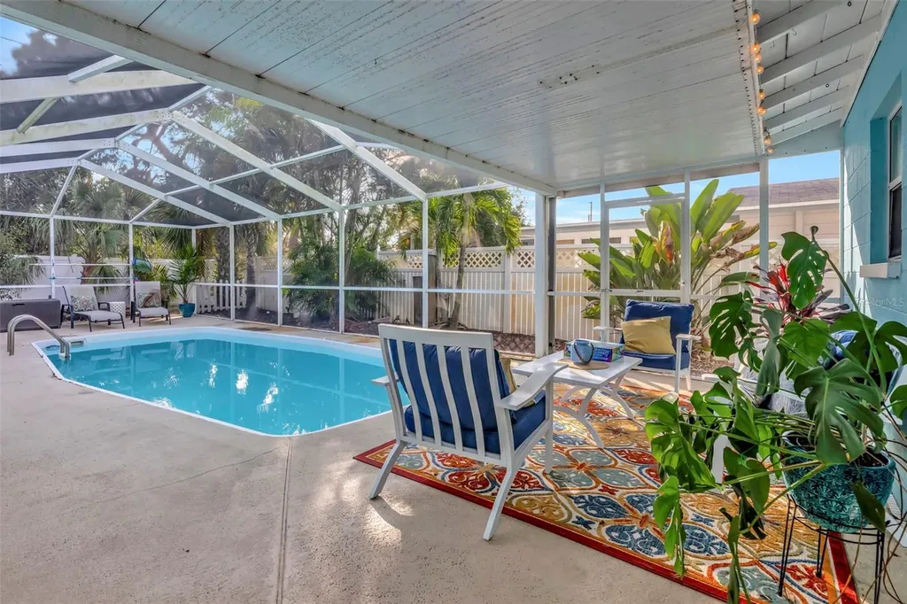 4136 13th Avenue N St Petersburg FL 33713