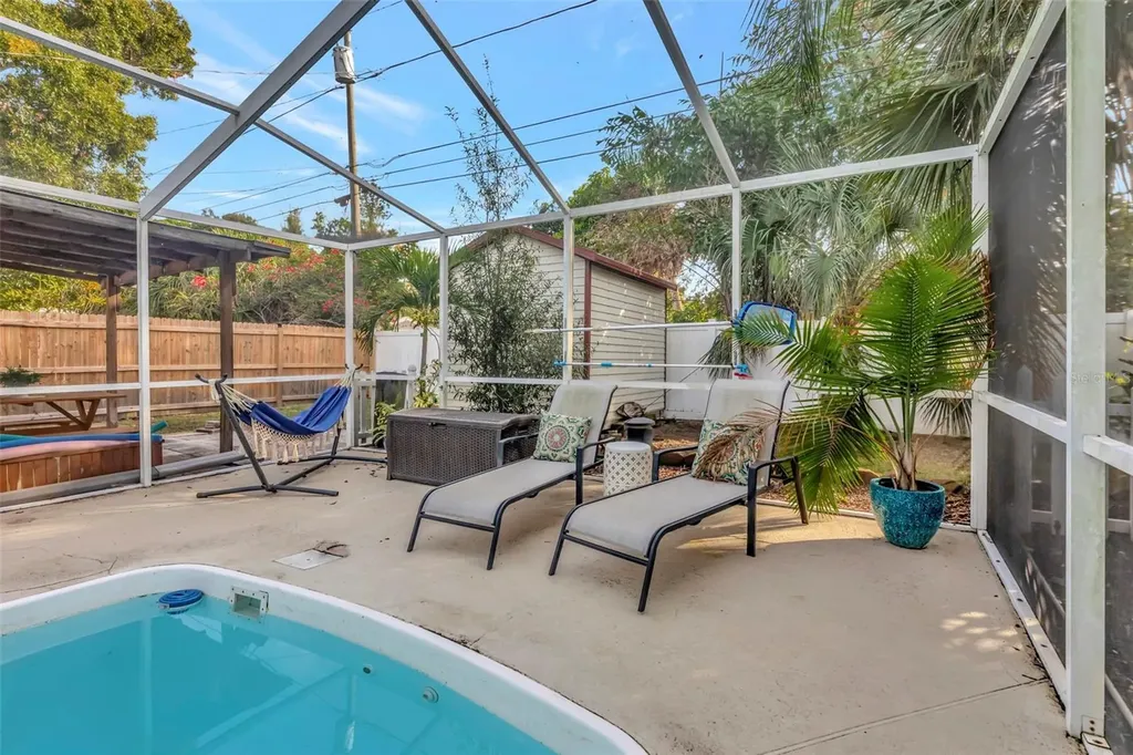 4136 13th Avenue N St Petersburg FL 33713