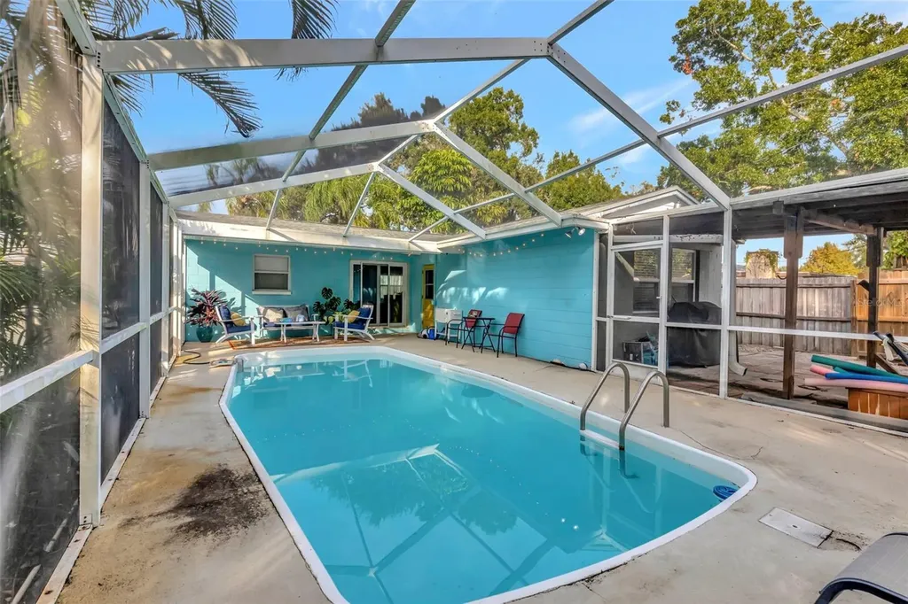 4136 13th Avenue N St Petersburg FL 33713