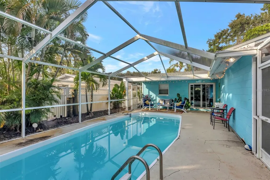 4136 13th Avenue N St Petersburg FL 33713