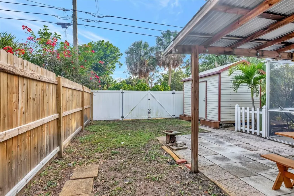 4136 13th Avenue N St Petersburg FL 33713