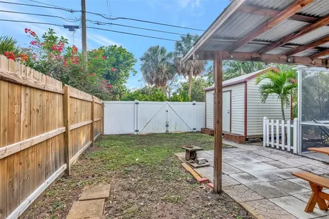 4136 13th Avenue N St Petersburg FL 33713