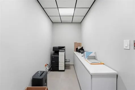 501 Centro Altamira, Calle Perseo San Juan PR 00922