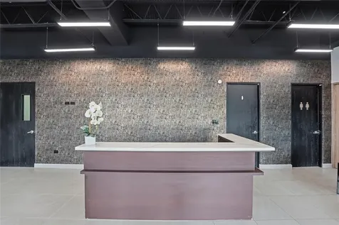 501 Centro Altamira, Calle Perseo San Juan PR 00922
