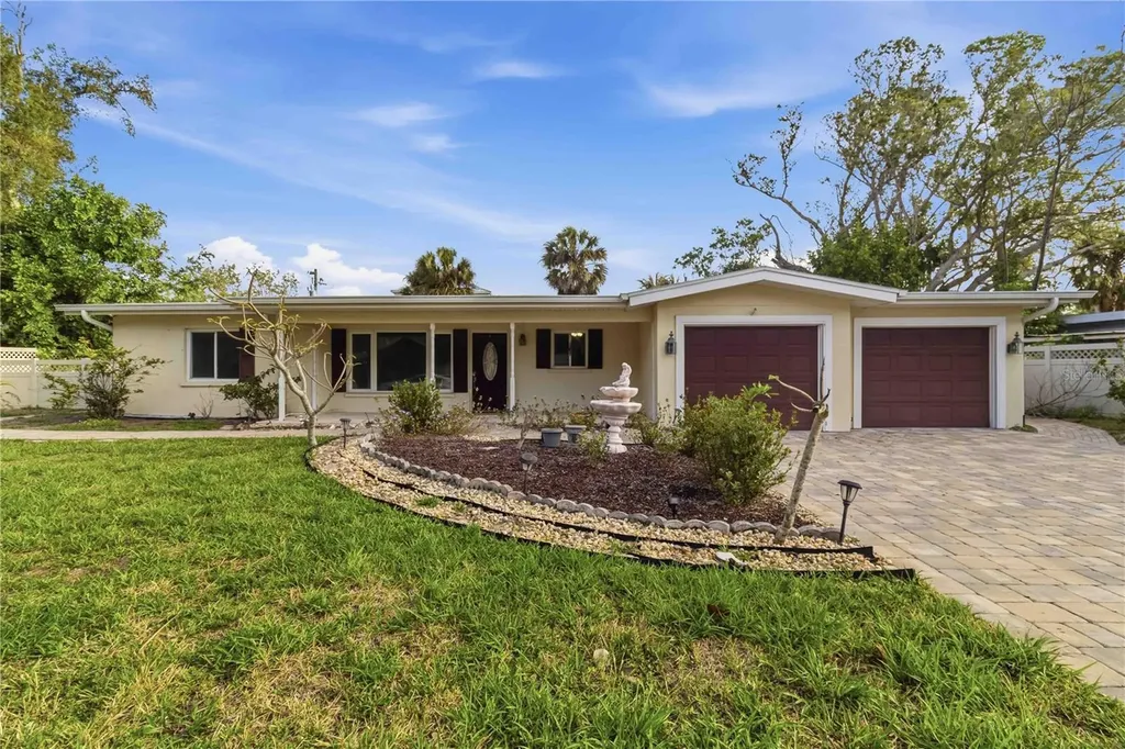 617 Calle De Peru Sarasota FL 34242