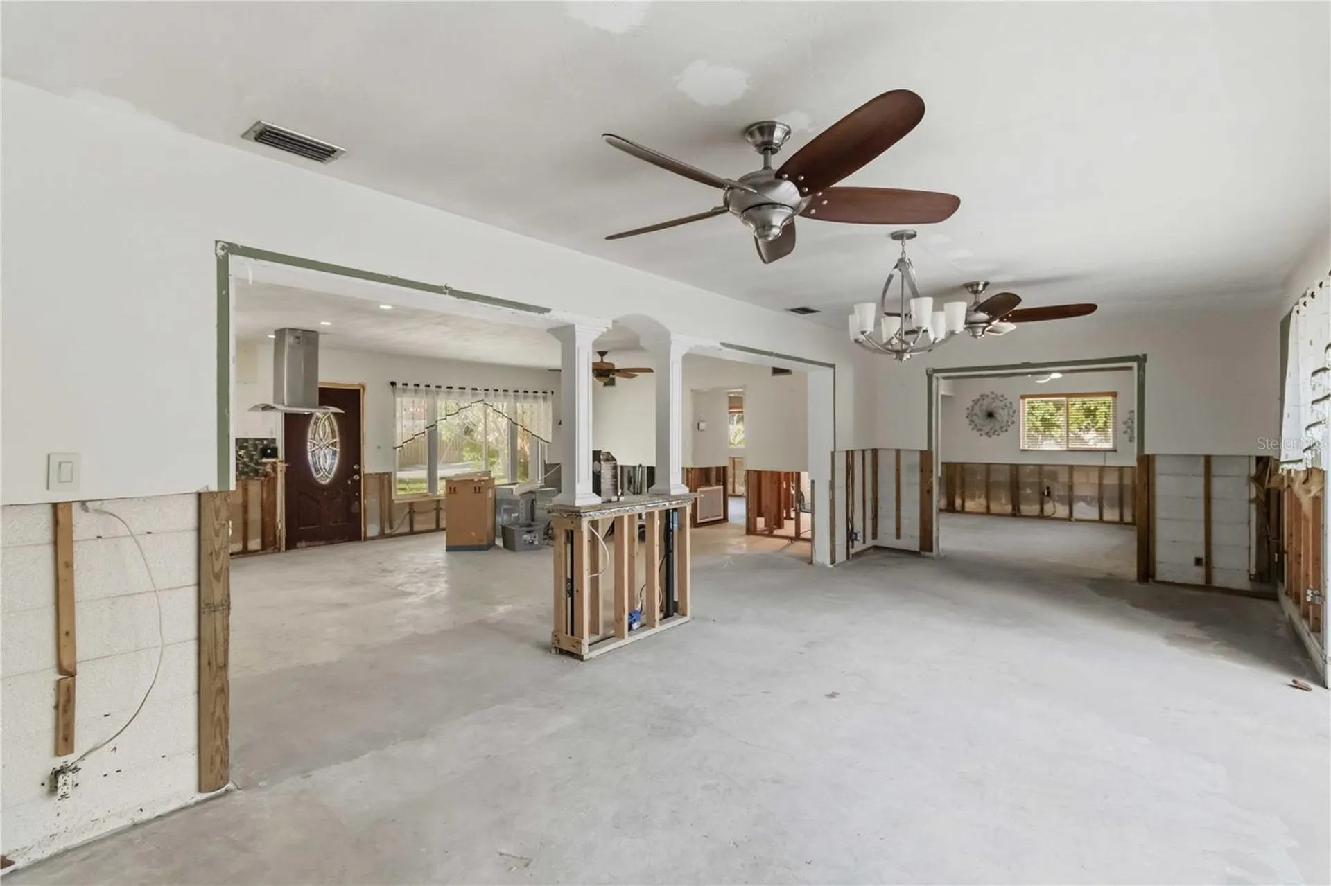 617 Calle De Peru Sarasota FL 34242