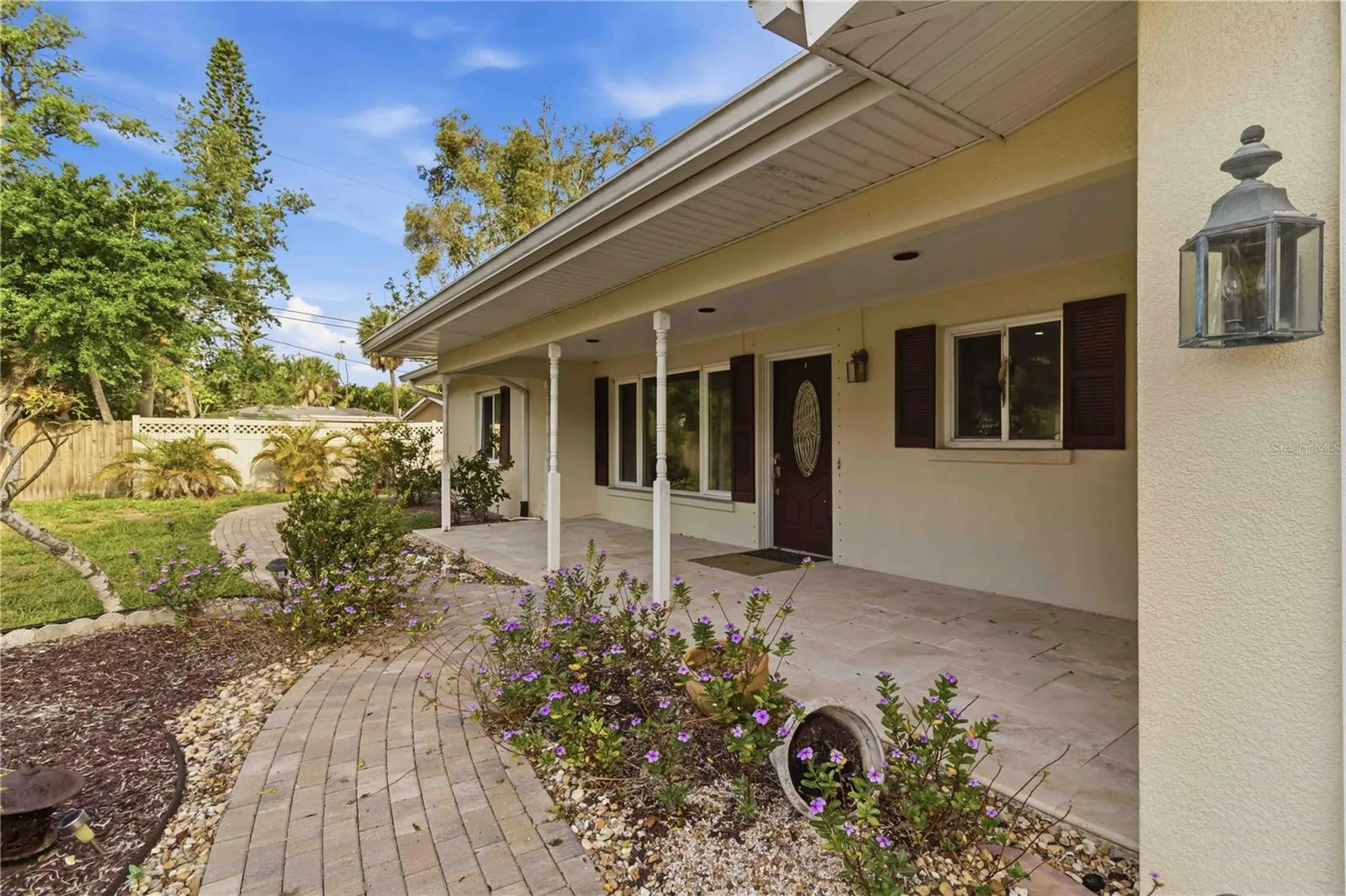 617 Calle De Peru Sarasota FL 34242