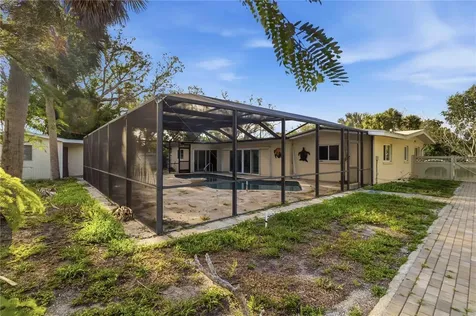 617 Calle De Peru Sarasota FL 34242