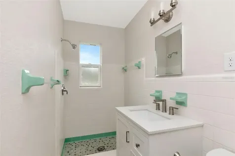 1100 58th Avenue S St Petersburg FL 33705
