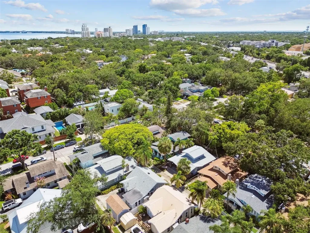 711 S Bungalow Terrace Tampa FL 33606