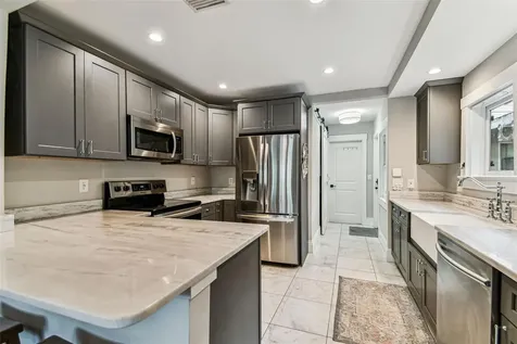 711 S Bungalow Terrace Tampa FL 33606