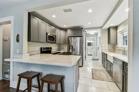711 S Bungalow Terrace Tampa FL 33606