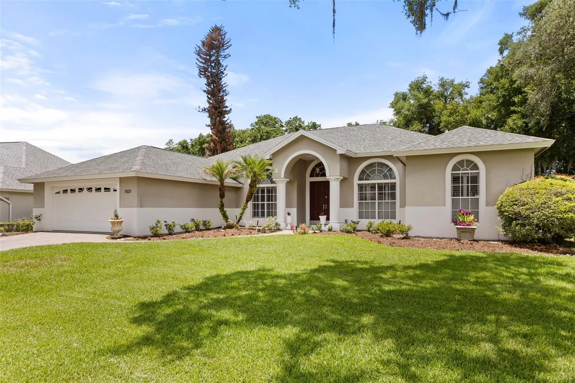 1521 Edgewater Drive Mount Dora FL 32757