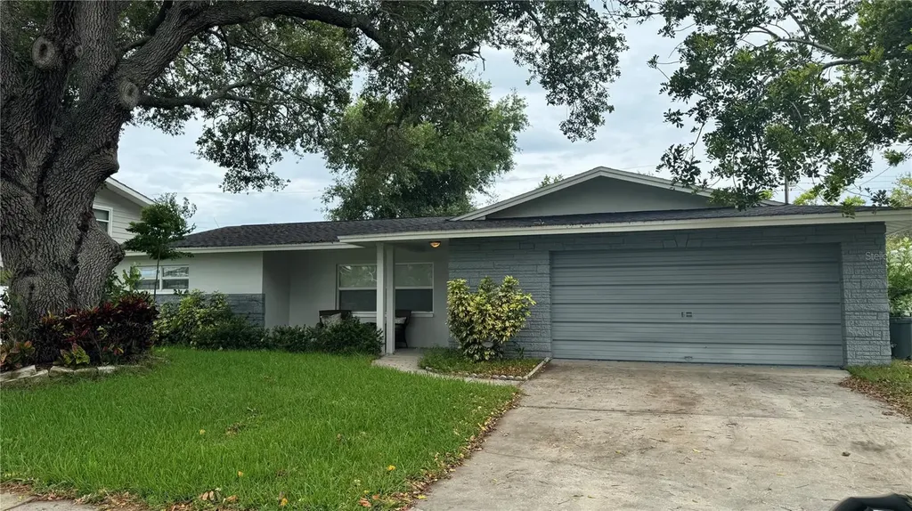 9652 Commodore Drive Seminole FL 33776
