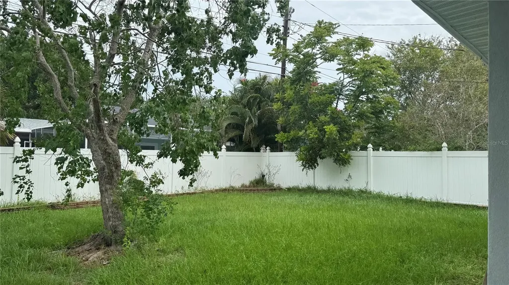 9652 Commodore Drive Seminole FL 33776
