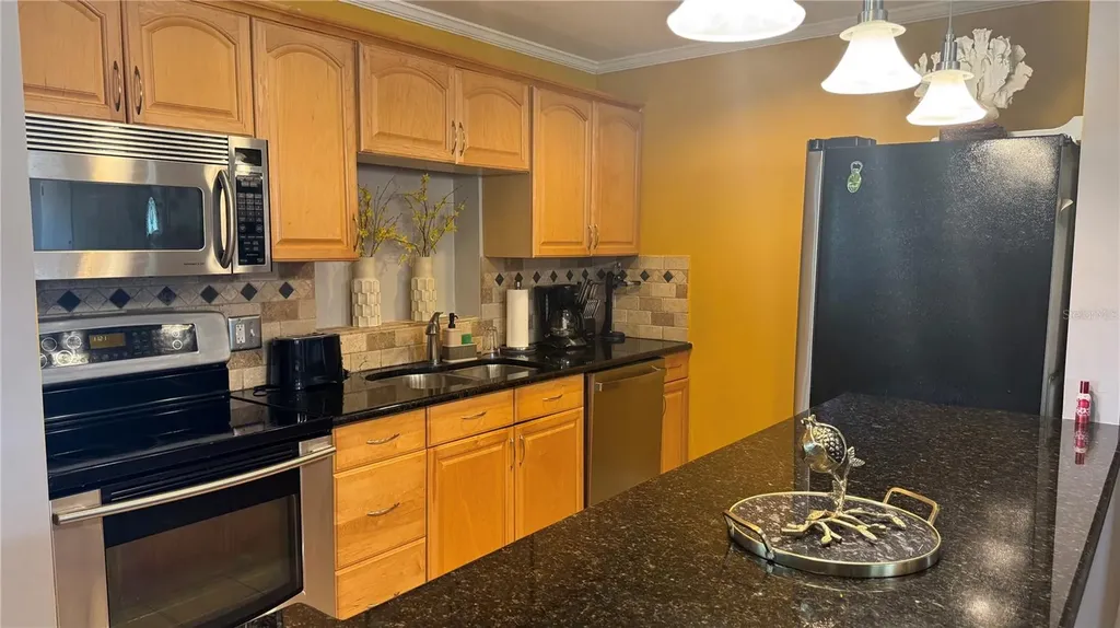 9652 Commodore Drive Seminole FL 33776