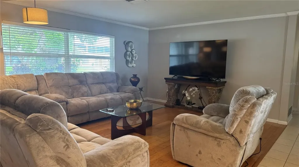 9652 Commodore Drive Seminole FL 33776