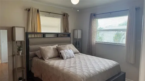 9652 Commodore Drive Seminole FL 33776