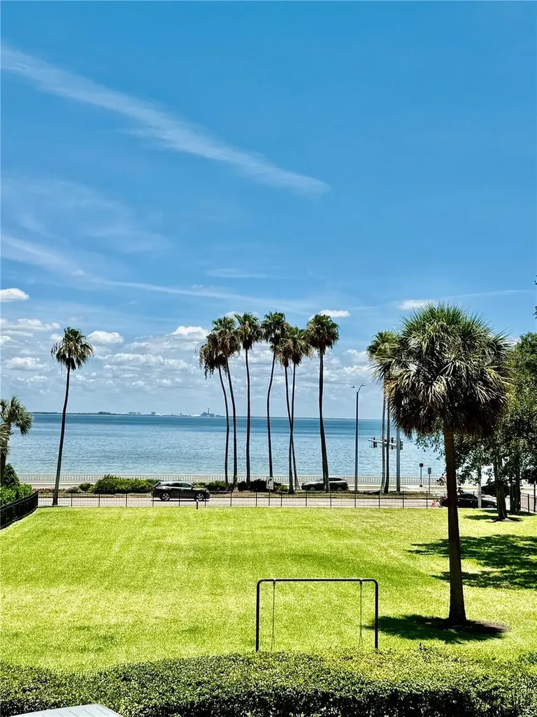 2109 Bayshore Boulevard Tampa FL 33606