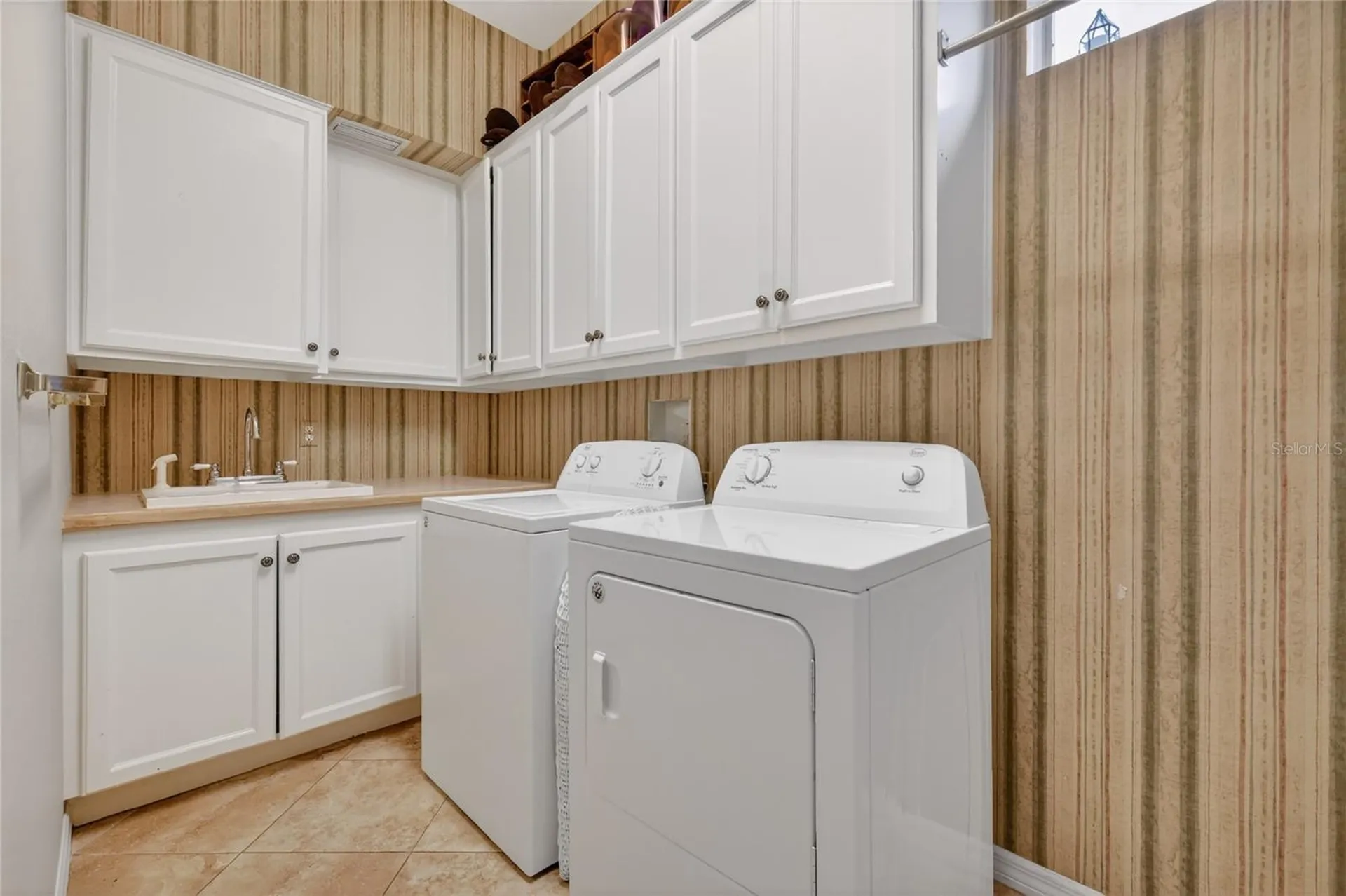 1920 Edgewater Drive Mount Dora FL 32757
