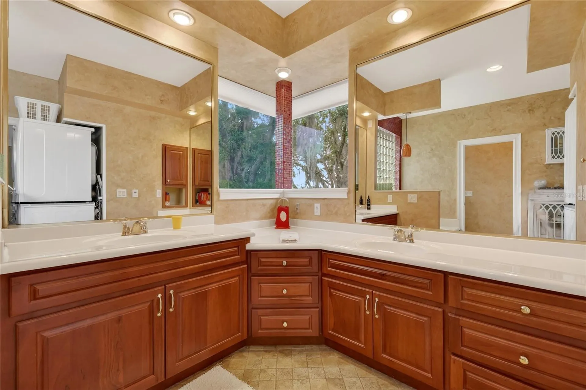 1920 Edgewater Drive Mount Dora FL 32757